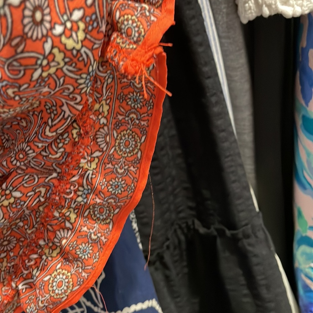 Max Studio Ruffle Sleeve blouse - Picture 6 of 6